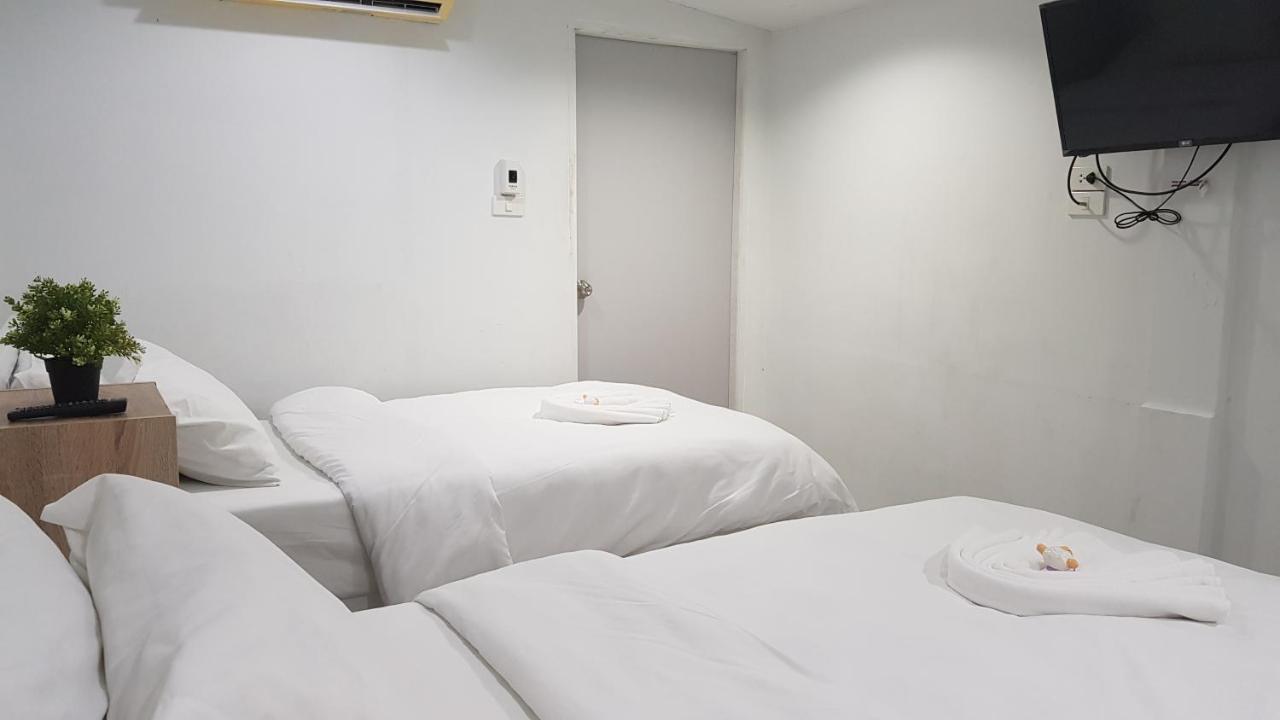Nk Guesthouse 2 Bangkok Exterior photo